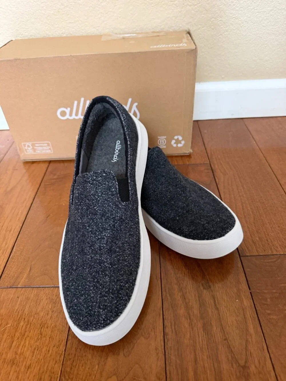 Allbirds Men’s Wool Cruiser Slip-On Shoes Dark Gray White Sole Size 9